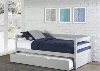 8 Simple Bedroom Essentials for a Cozy Guest Room