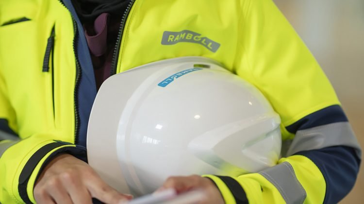 Factors to Consider in Choosing the Right Workwear Partner for Your Company