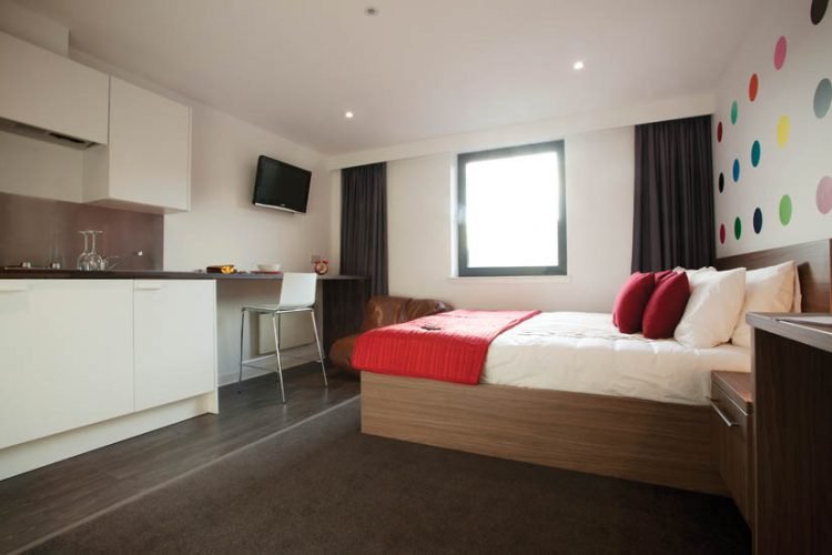 The Benefits of Moving Into Student Apartments