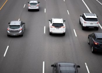 10 Ways to Stay Safe When Travelling by Car