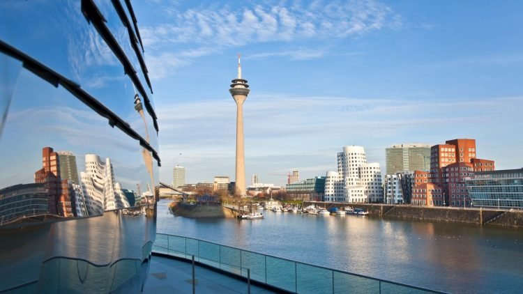Finding Cheap Flights from Dusseldorf