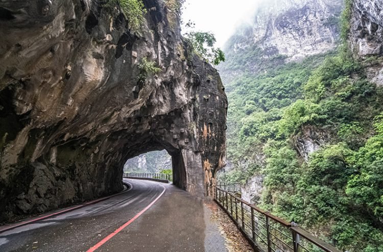 10 Most Dangerous Roads in Asia