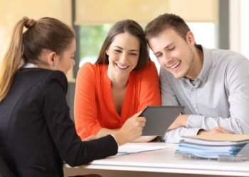 Top Reasons to Use a Study Abroad Education Counsellor