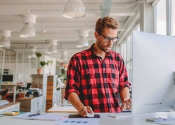 The Benefits of Sit Stand Desks for Gaming