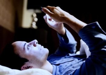 From Bedtime Stories to Bedtime Scrolling – The Generation Gap