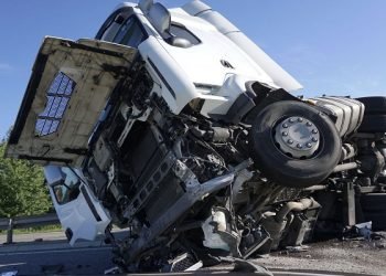 Handling Commercial Trucking Accident Claims