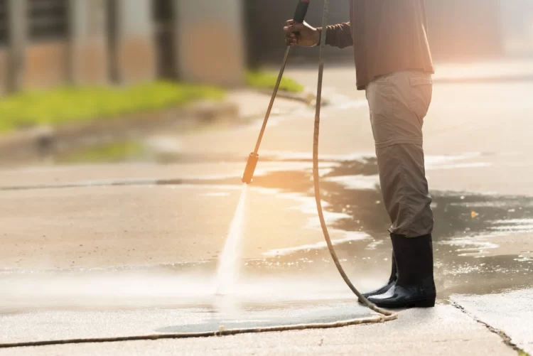 How to Choose the Right Pressure Washing Service for Your Needs