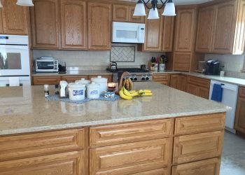 Kitchen Design: Quartz Countertops with Oak Cabinets