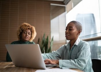 Five Reasons to Use a Tax Service