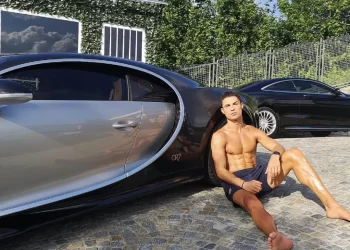 How much is Cristiano Ronaldo worth, what Luxury Items he owns?
