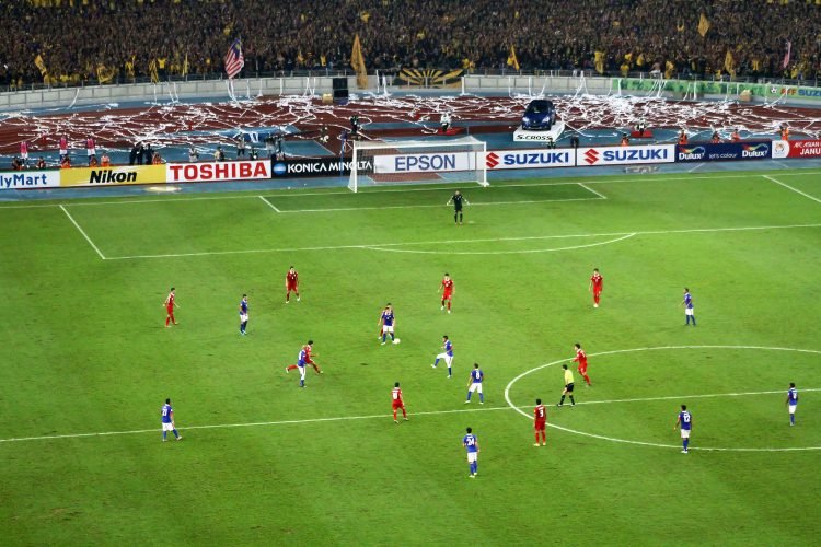 Friendly Match Reveals Bright Future for Vietnamese Soccer