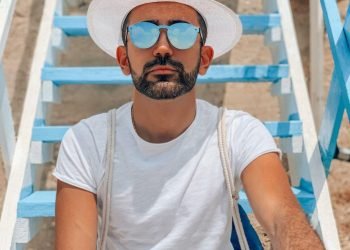 Reasons Prescription Power Sunglasses Are A Modern Must-Have