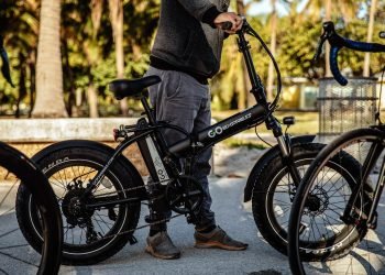 The impact of riding electric bicycles on commuter health