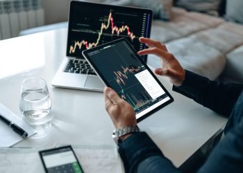 Resolving eBay Disputes: A Comprehensive Guide for E-Commerce Merchants