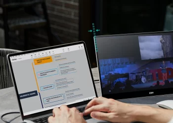 Portable Monitors vs. Traditional Desktop Monitors: Which is Better for Online Activities?