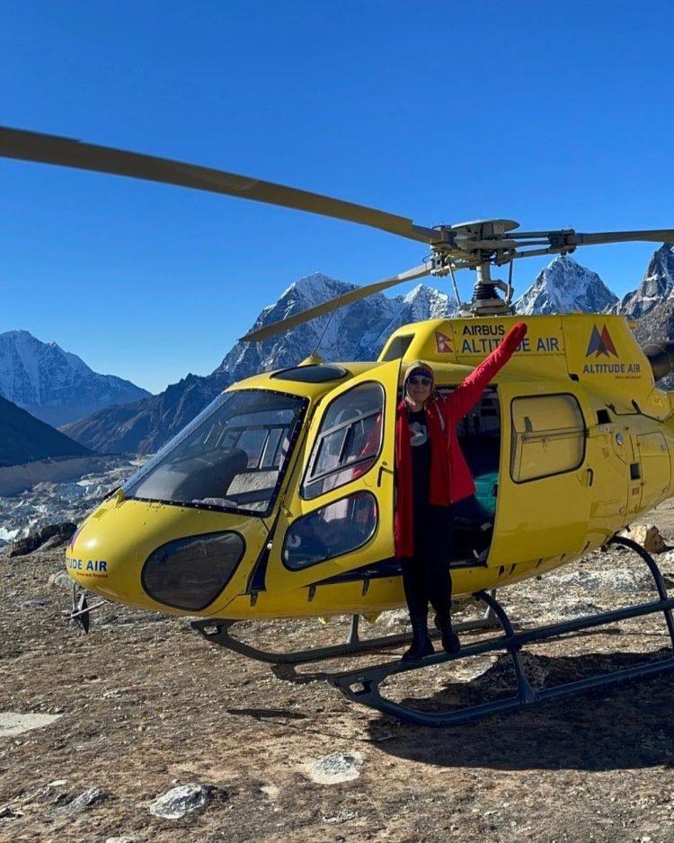 Popular Helicopter Tours in Nepal : Everest Base Camp Heli Tour