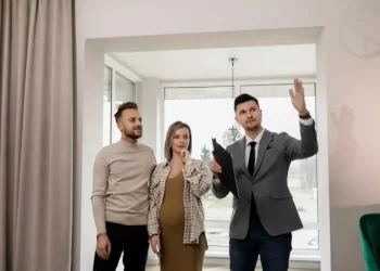 Things You Shouldn’t Say to a Real Estate Agent During a Negotiation
