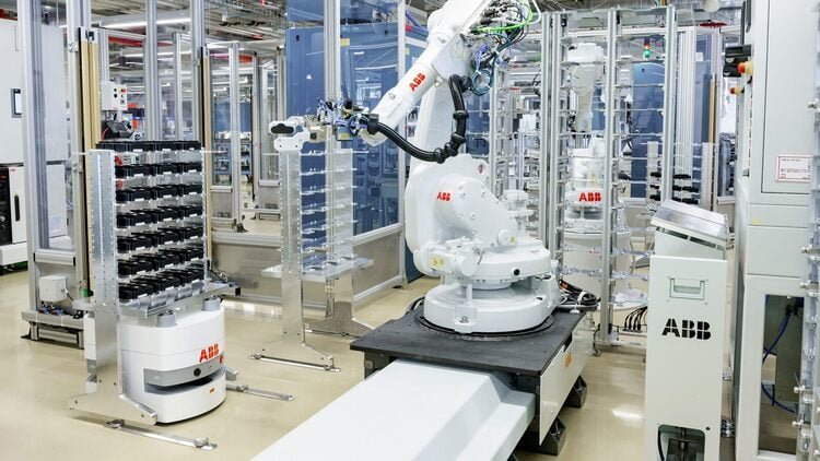 How Automated Mobile Robots Are Revolutionizing Industries?