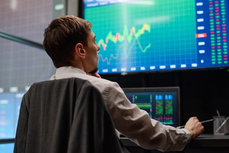 The Ultimate Guide to MetaTrader 5: What are the Advanced Features for Trading Success?
