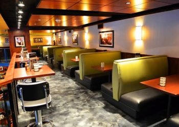 HOW TO CHOOSE RESTAURANTS BOOTH TABLE 