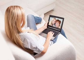 Do you know about the main benefits of online communication?