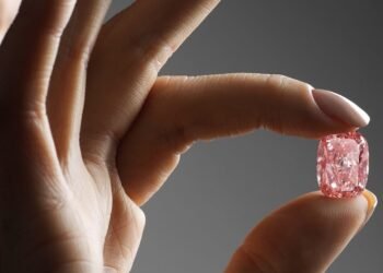 Pink Diamonds: A Smart Investment You Can Actually Wear
