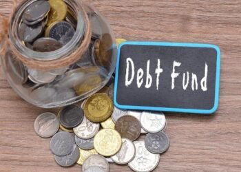 Debt funds showdown: Quick wins vs. long-term gains