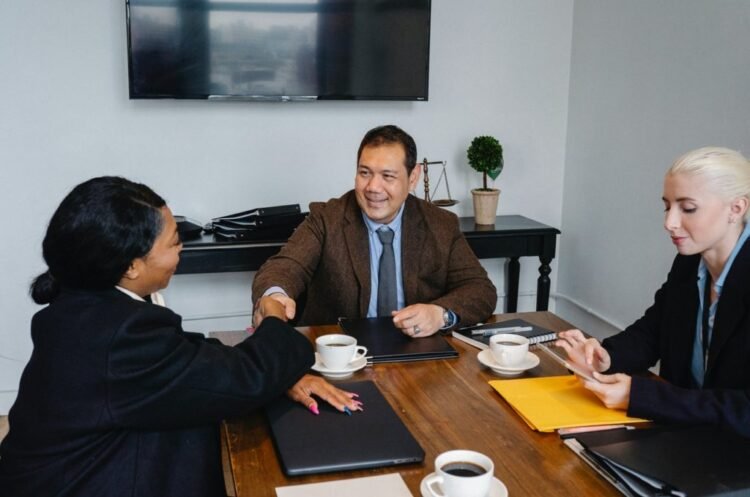 Understanding Dual Agency: Pros and Cons