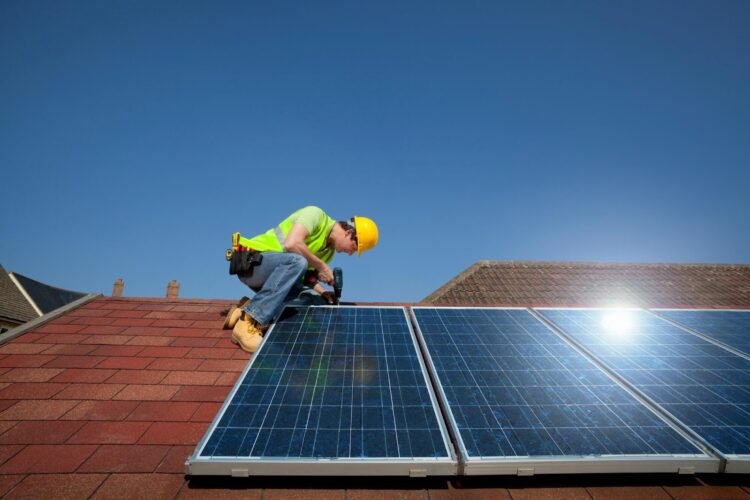 From Installation to Cleaning: 4 Things Included in a Solar Maintenance Service