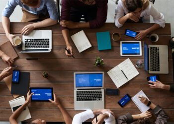 Synchronous vs. Asynchronous Communication: Choosing the Right Tools for Your Team