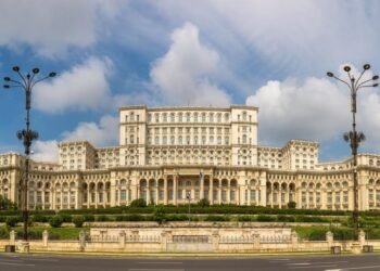 Why It Makes Sense to Rent a Car in Romania for Your Travel?