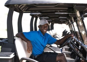 The Role of Custom Apparel in Corporate Gifting and Client Relations