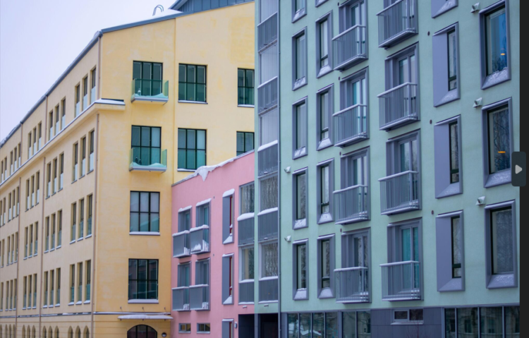 Why Solar Panels Are a Smart Choice for Both Bungalows and Tall Houses