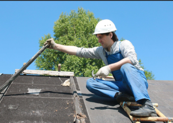 6 Signs of Roof Damage: When to Call Residential Roofing Services