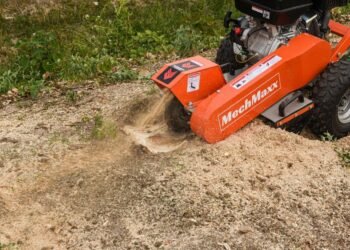 How to remove tree stumps by using a  stump grinder?