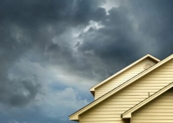 The Ultimate Checklist: 10 Must-Have Items for Your Car in Queensland’s Unpredictable Weather