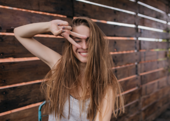 Why Hair Often Looks Dull in Photos — And How to Fix It