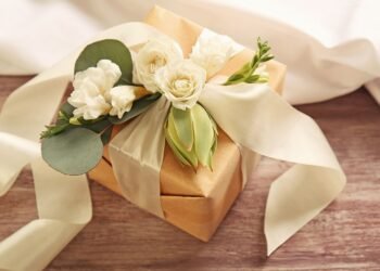 How to Choose the Perfect Wedding Gift for Couples and Guests