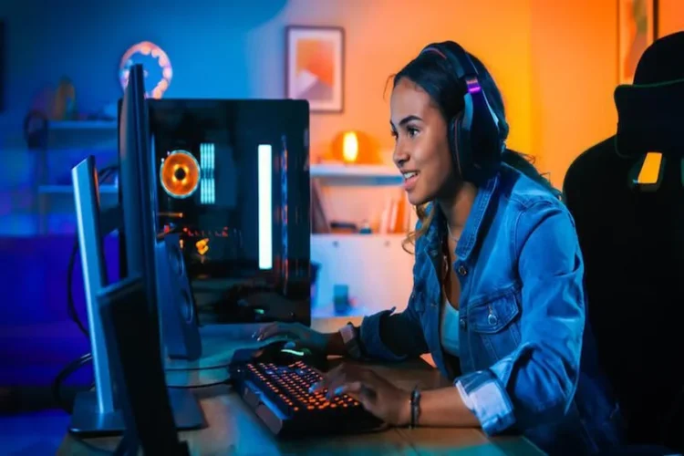 Online Gaming Players